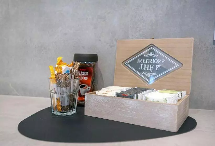 Hostel Dos Estaciones   Free Towels, Coffee & Tea, Remote Check In