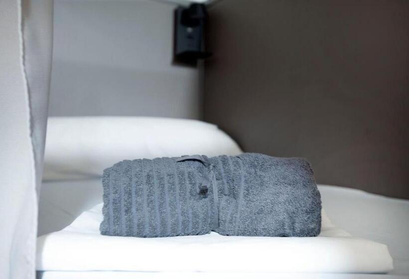 Hostel Dos Estaciones   Free Towels, Coffee & Tea, Remote Check In