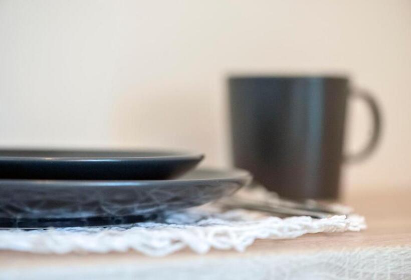 Hostel Dos Estaciones   Free Towels, Coffee & Tea, Remote Check In