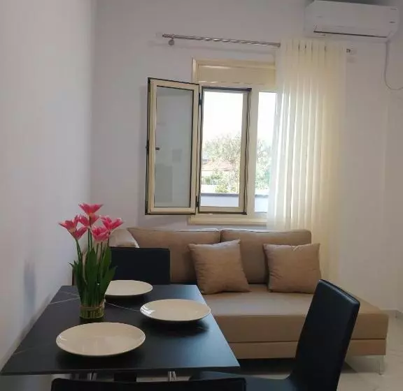 پانسیون Aiden S House 2