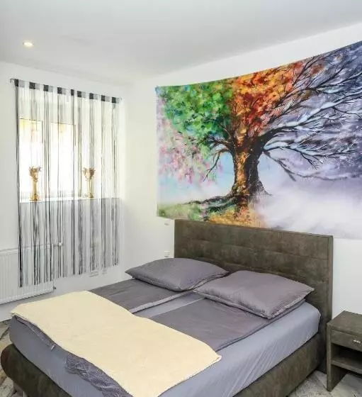 Majatalo Plaza Cafe & Bar