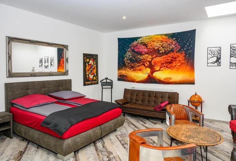 膳宿费 Plaza Cafe & Bar