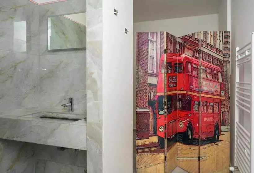 Majatalo Plaza Cafe & Bar