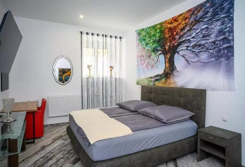 Majatalo Plaza Cafe & Bar