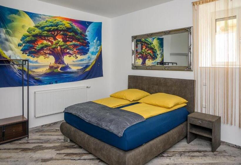 膳宿费 Plaza Cafe & Bar