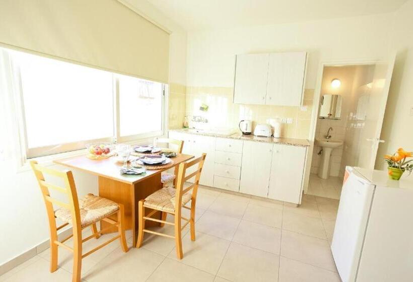 Pensione S Sari Flats