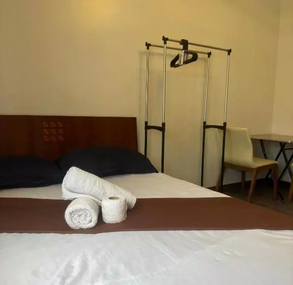 Jojies Crib Symfoni Tower 2 Bossa Guadalupe