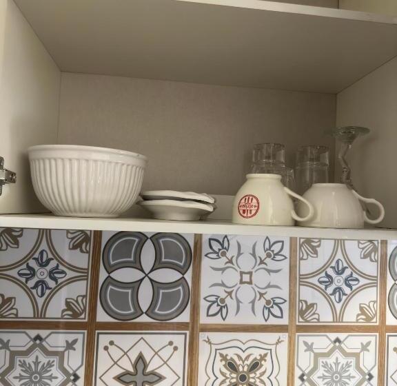 Jojies Crib Symfoni Tower 2 Bossa Guadalupe