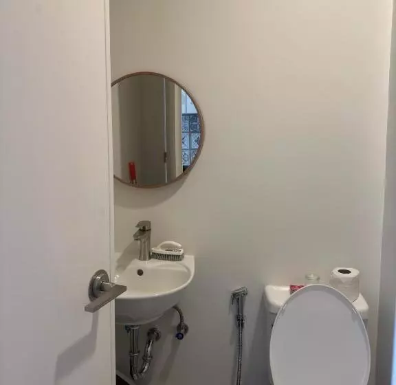 Jojies Crib Symfoni Tower 2 Bossa Guadalupe