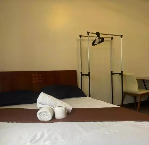 Jojies Crib Symfoni Tower 2 Bossa Guadalupe