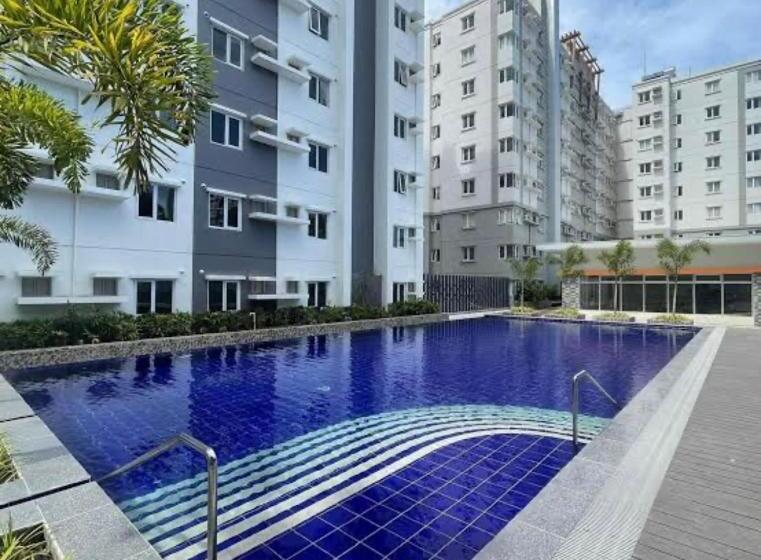 Jojies Crib Symfoni Tower 2 Bossa Guadalupe