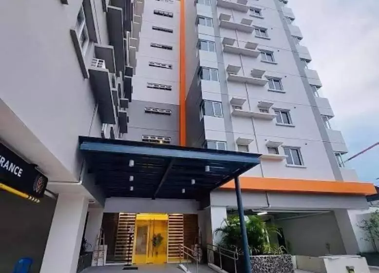 Jojies Crib Symfoni Tower 2 Bossa Guadalupe