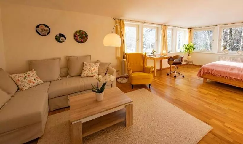 Aamiaismajoitus (B&B) Gästehaus Am Michaelshof, Im «haus Der Natur»