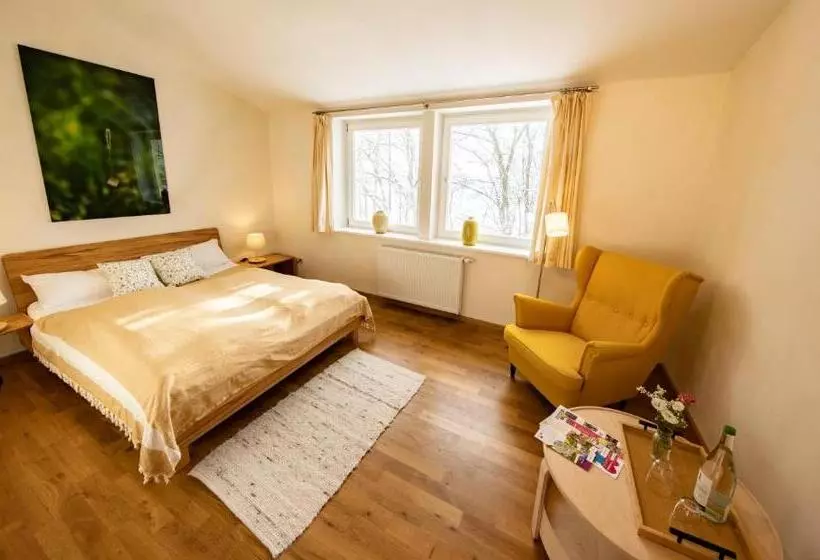 Aamiaismajoitus (B&B) Gästehaus Am Michaelshof, Im «haus Der Natur»