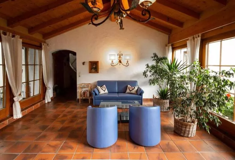 Aamiaismajoitus (B&B) Haus Garden