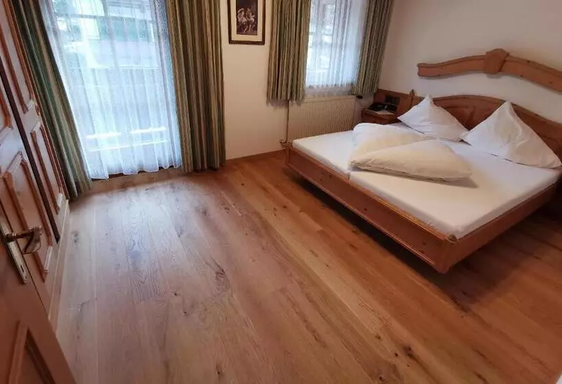 Aamiaismajoitus (B&B) Haus Garden