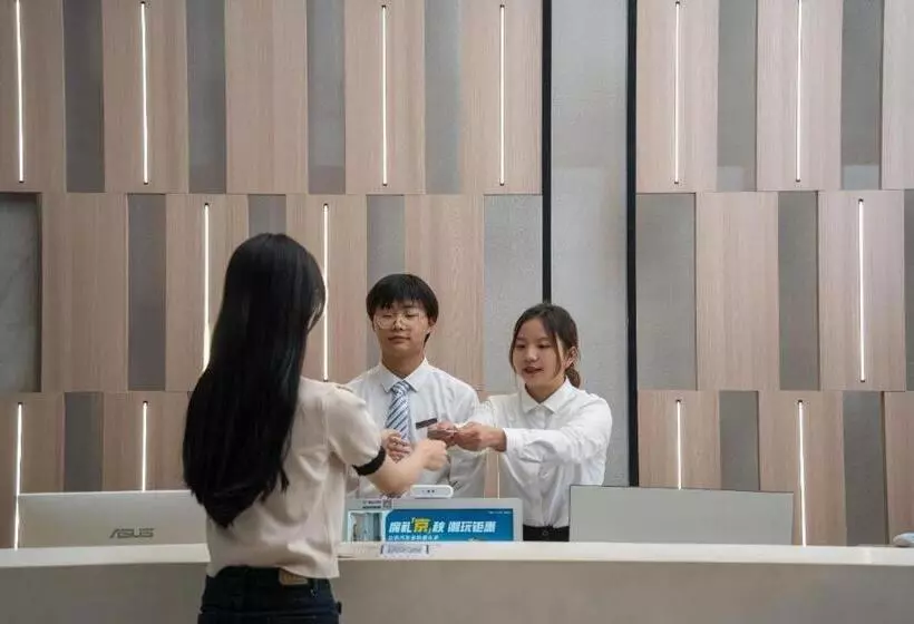 Echarm Hotel Chongqing Guanyinqiao Huangnibang Metro Station