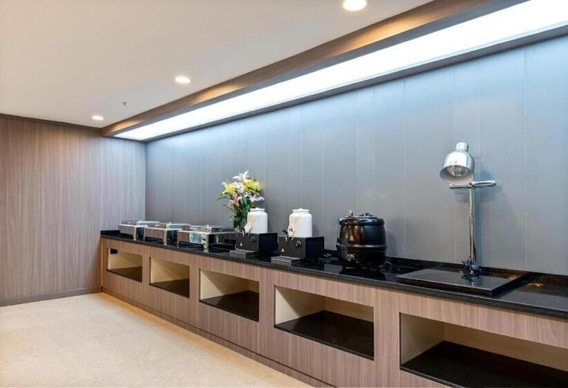 Hanting Hotel Guangzhou Baiyun Airport Renhe Metro Station