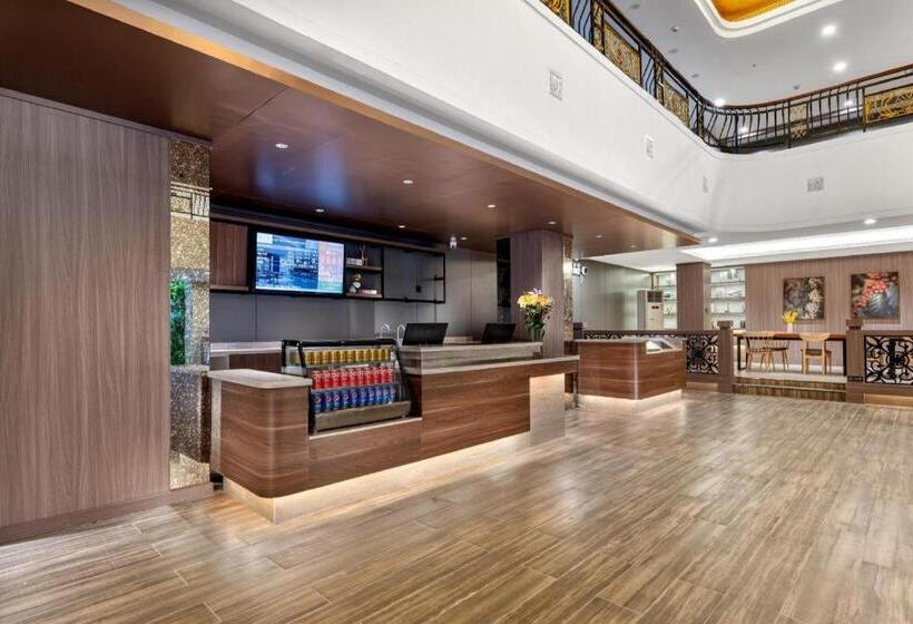 Hanting Hotel Guangzhou Baiyun Airport Renhe Metro Station