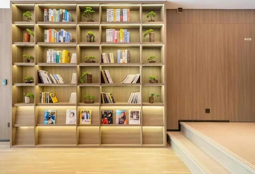 Hanting Hotel Shanghai Century Avenue Metro Station