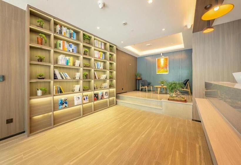 Hanting Hotel Shanghai Century Avenue Metro Station