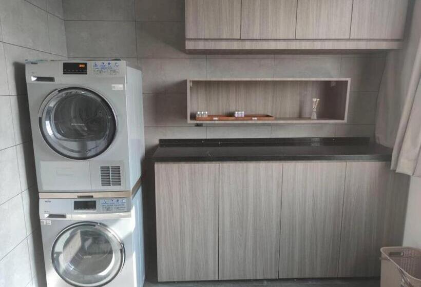 Hanting Hotel Tianjin South Station Shehuishan Square