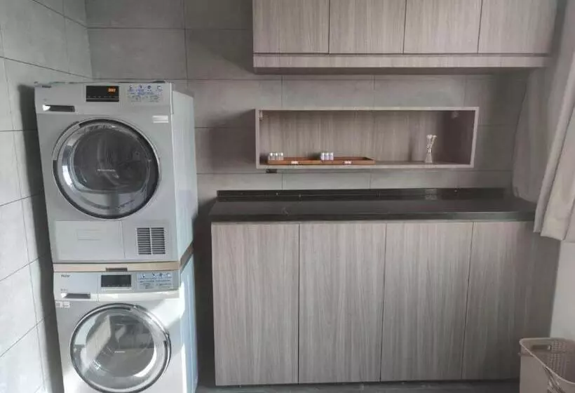 Hanting Hotel Tianjin South Station Shehuishan Square