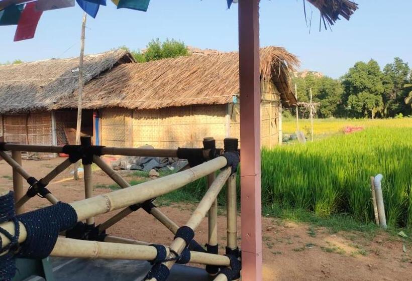 호텔 Hampi Waterfall Cottages