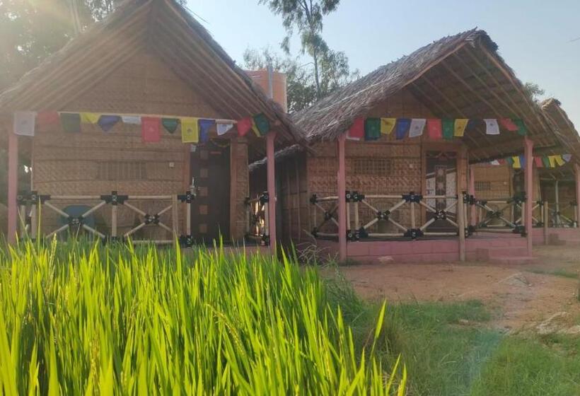 호텔 Hampi Waterfall Cottages