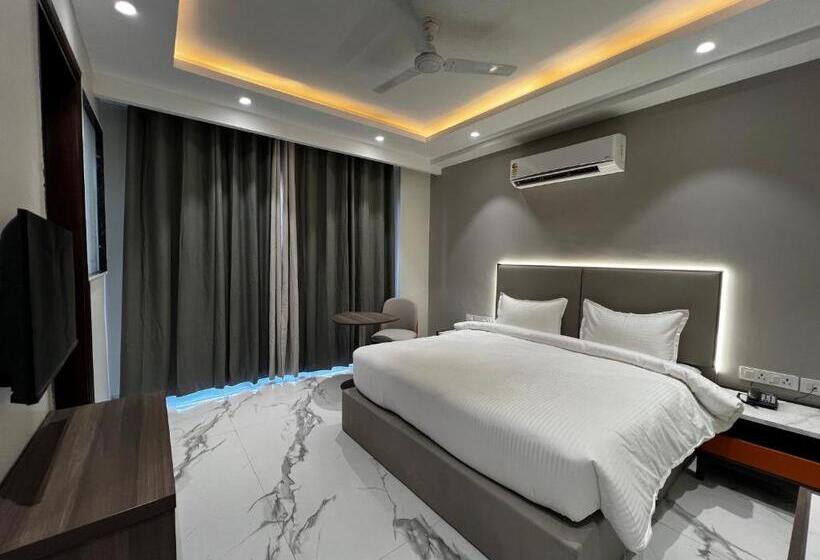 Otel Hoften Sukh Vasa, Sector 51 Gurgaon