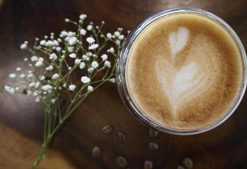 Otel Hoften Sukh Vasa, Sector 51 Gurgaon