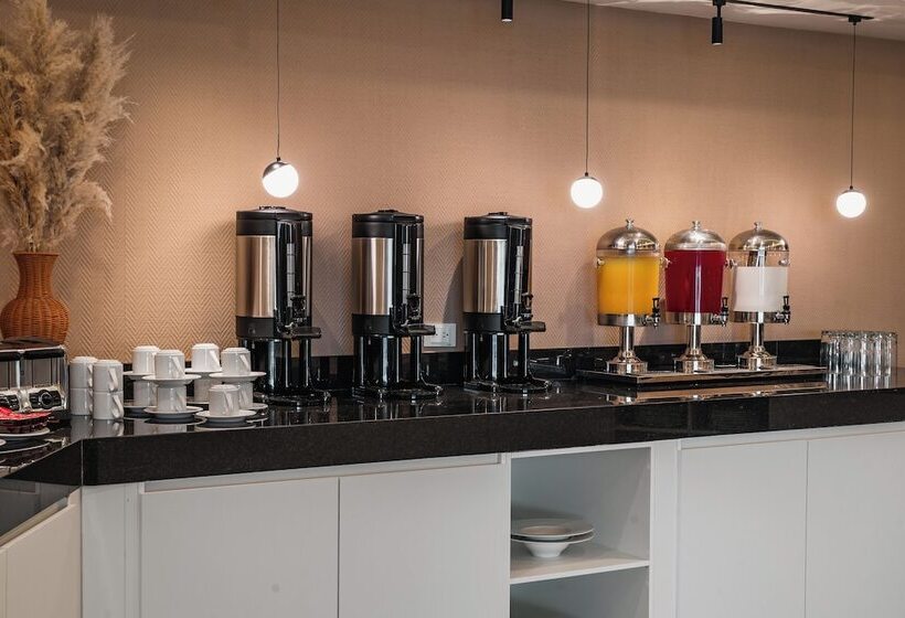 Otel Wyndham Garden Mazatlan Marina