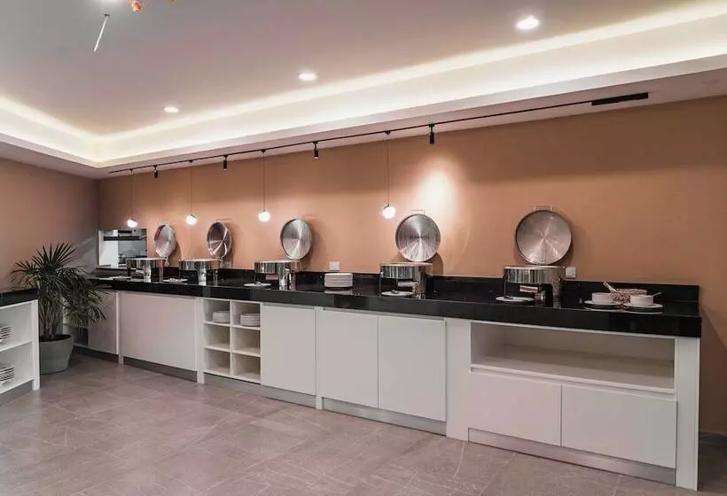 ホテル Wyndham Garden Mazatlan Marina