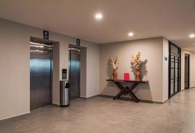 ホテル Wyndham Garden Mazatlan Marina