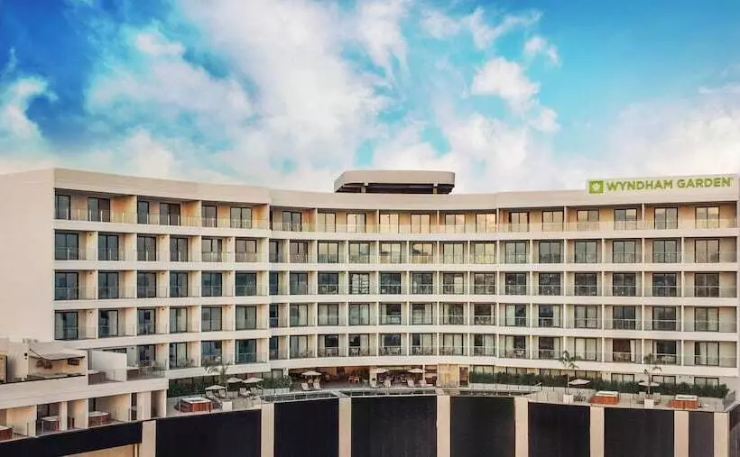 ホテル Wyndham Garden Mazatlan Marina