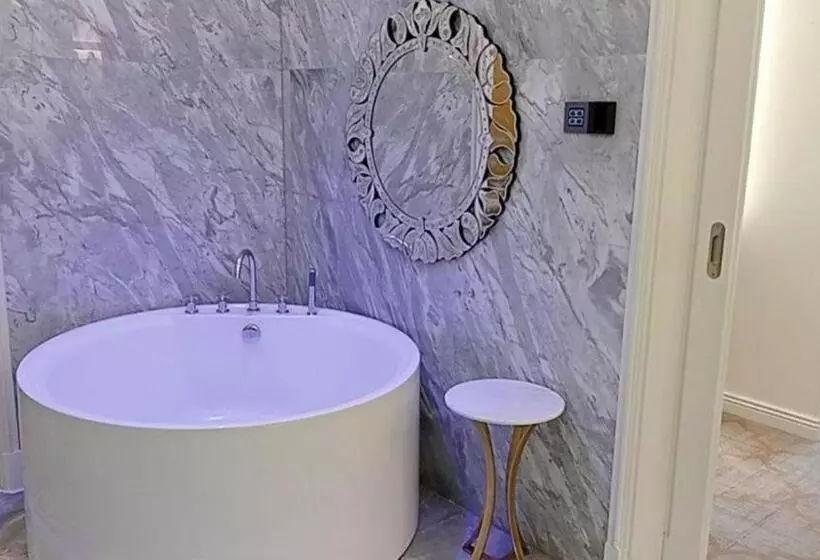 Khemarak Hotel 凯娜酒店