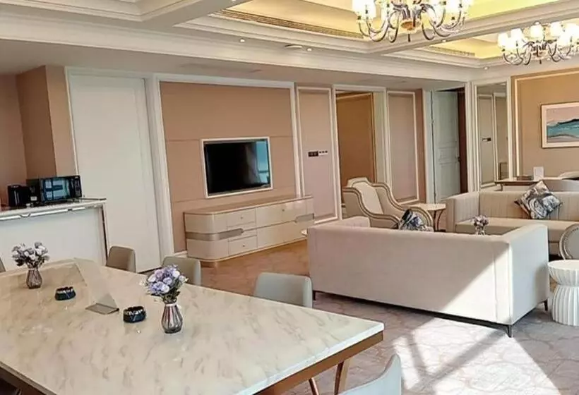Khemarak Hotel 凯娜酒店