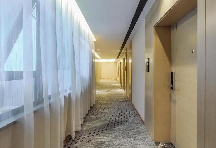 Lavande Hotel Chongqing Nanping Walking Street Wanda Plaza