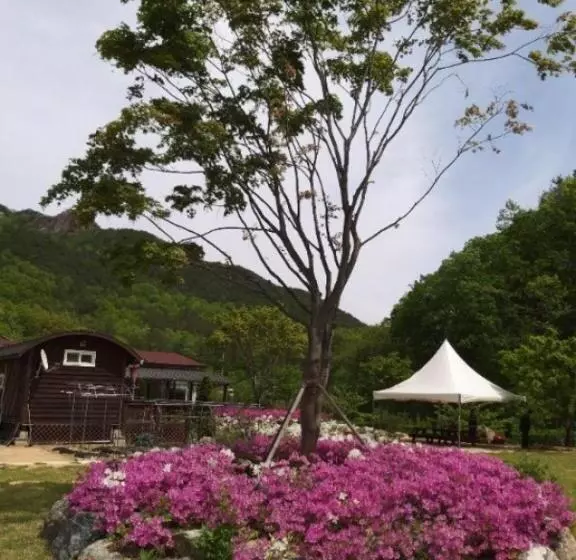 Majatalo Sangjoo Munjangdae Healing House