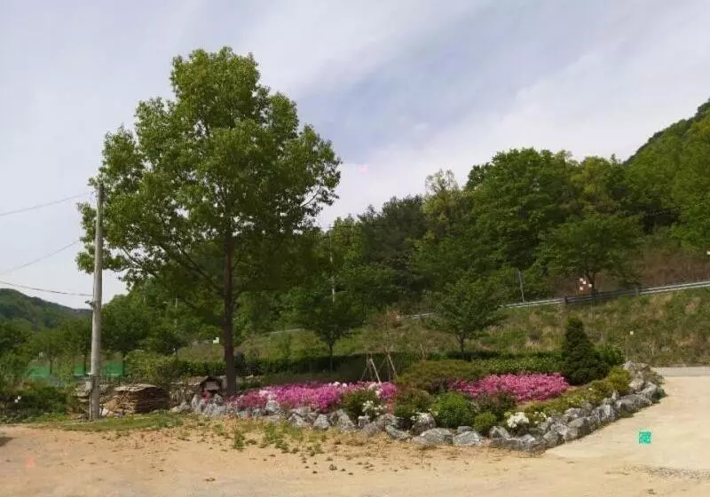 Majatalo Sangjoo Munjangdae Healing House