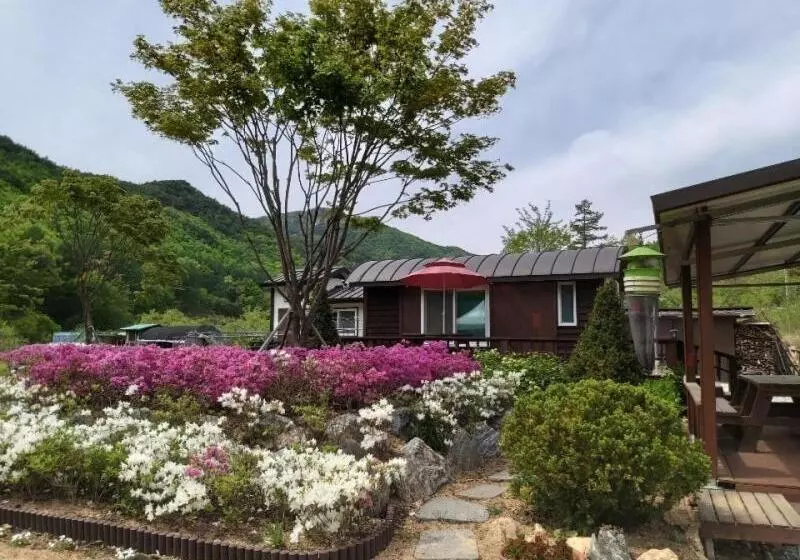 Majatalo Sangjoo Munjangdae Healing House