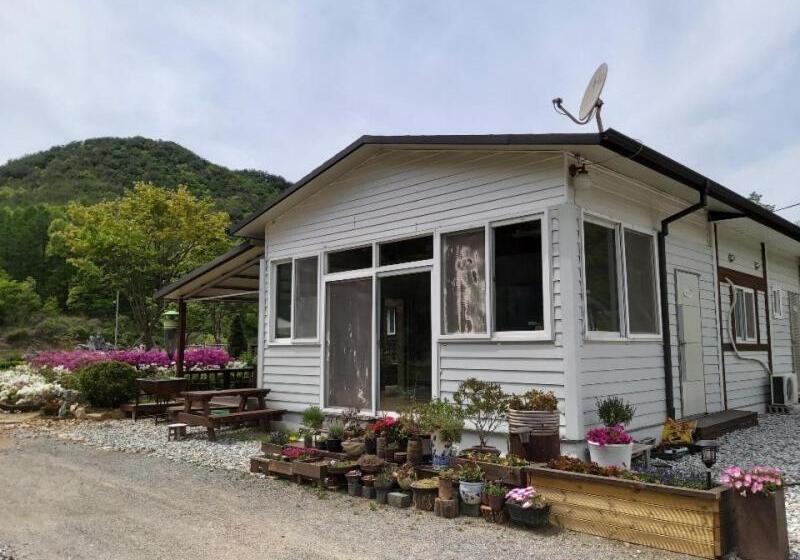 Pensão Sangjoo Munjangdae Healing House