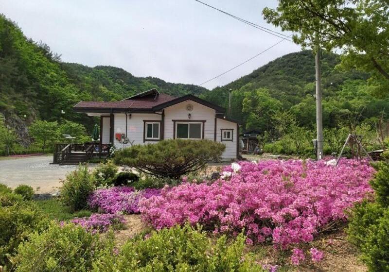 Pensão Sangjoo Munjangdae Healing House