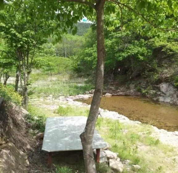 Majatalo Sangjoo Munjangdae Healing House