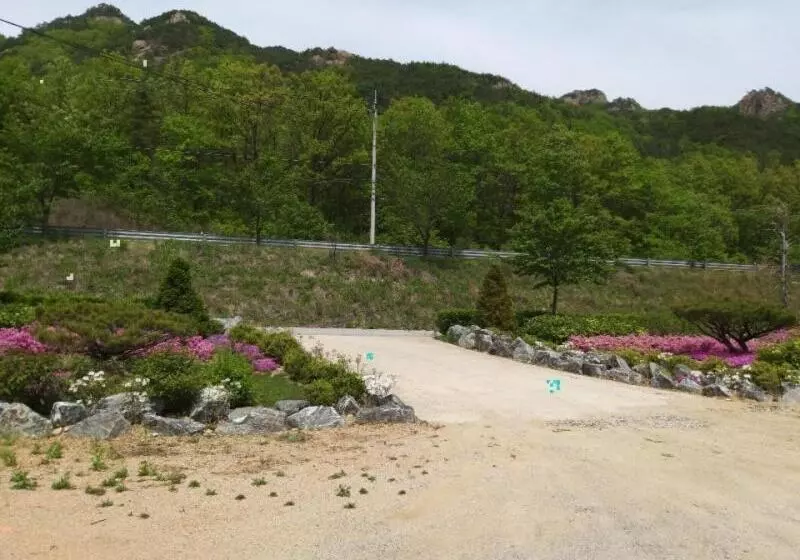 Majatalo Sangjoo Munjangdae Healing House