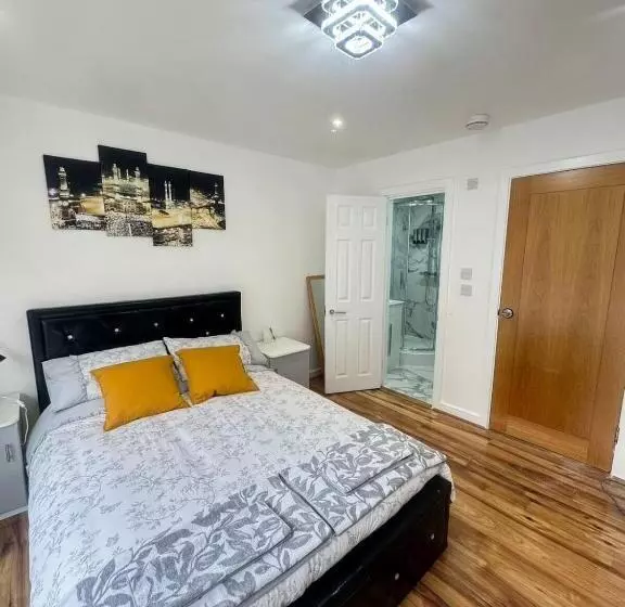 ペンション Tina Guest House