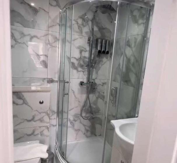 پانسیون Tina Guest House