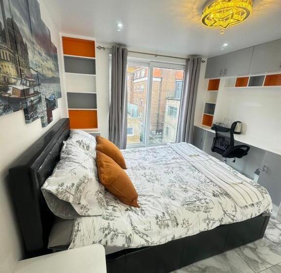 پانسیون Tina Guest House