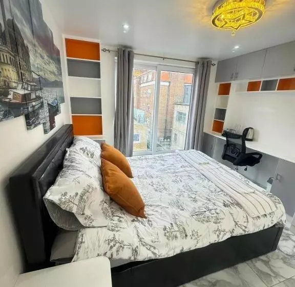 ペンション Tina Guest House