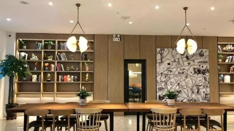 Hanting Premium Hotel Gonghe Qinghai Lake South Street